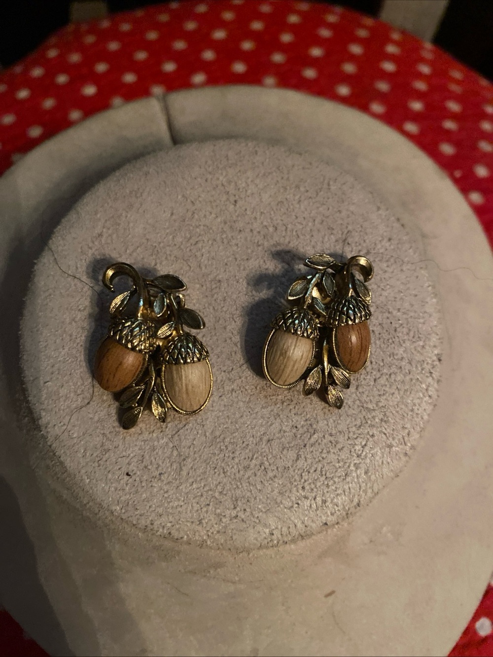 Vintage 50’s Gold Tone Acorn Clip On Earrings in Brown and Cream